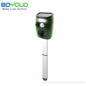 Ultrasonic Outdoor Pest and Dog Cat Animal Repeller
